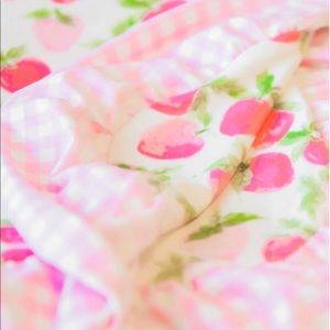 Sweet honey strawberry 🍓 blanket